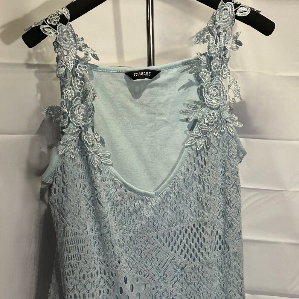 Chic Me Size Large Blue Embroidered Lace Tank